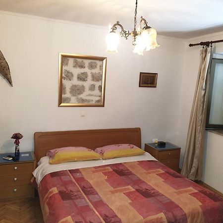 Guest House Kormilo Стон Екстериор снимка