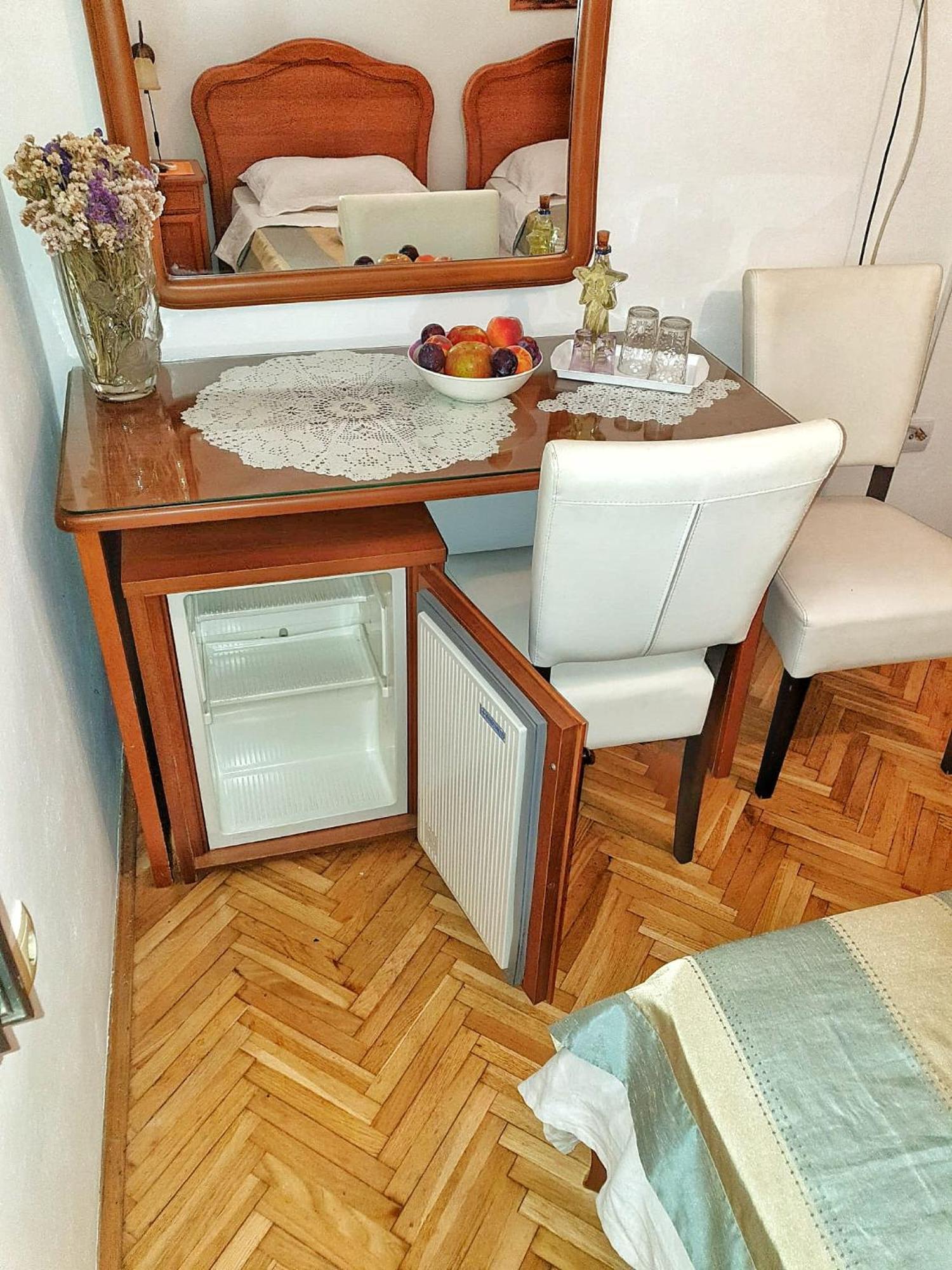 Guest House Kormilo Стон Екстериор снимка